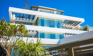 Luxueuze designervilla te koop in exclusief, gated frontlinie-golfcomplex met panoramisch uitzicht in La Quinta, Marbella - Benahavis 59067 