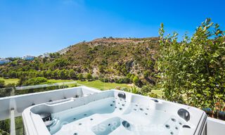 Luxueuze designervilla te koop in exclusief, gated frontlinie-golfcomplex met panoramisch uitzicht in La Quinta, Marbella - Benahavis 59072 