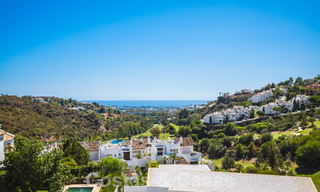 Luxueuze designervilla te koop in exclusief, gated frontlinie-golfcomplex met panoramisch uitzicht in La Quinta, Marbella - Benahavis 59073 