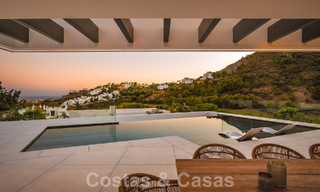 Luxueuze designervilla te koop in exclusief, gated frontlinie-golfcomplex met panoramisch uitzicht in La Quinta, Marbella - Benahavis 59076 
