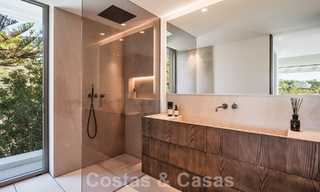 Luxueuze designervilla te koop in exclusief, gated frontlinie-golfcomplex met panoramisch uitzicht in La Quinta, Marbella - Benahavis 59081 