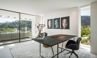Luxueuze designervilla te koop in exclusief, gated frontlinie-golfcomplex met panoramisch uitzicht in La Quinta, Marbella - Benahavis 59096 