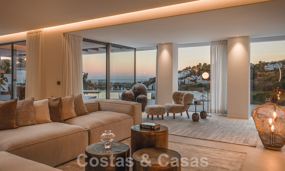 Luxueuze designervilla te koop in exclusief, gated frontlinie-golfcomplex met panoramisch uitzicht in La Quinta, Marbella - Benahavis 59098