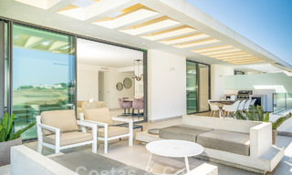 Modern design penthouse met ruime terrassen te koop op de New Golden Mile tussen Marbella en Estepona 58794 