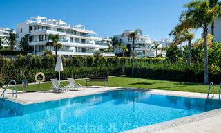 Modern design penthouse met ruime terrassen te koop op de New Golden Mile tussen Marbella en Estepona 58806 