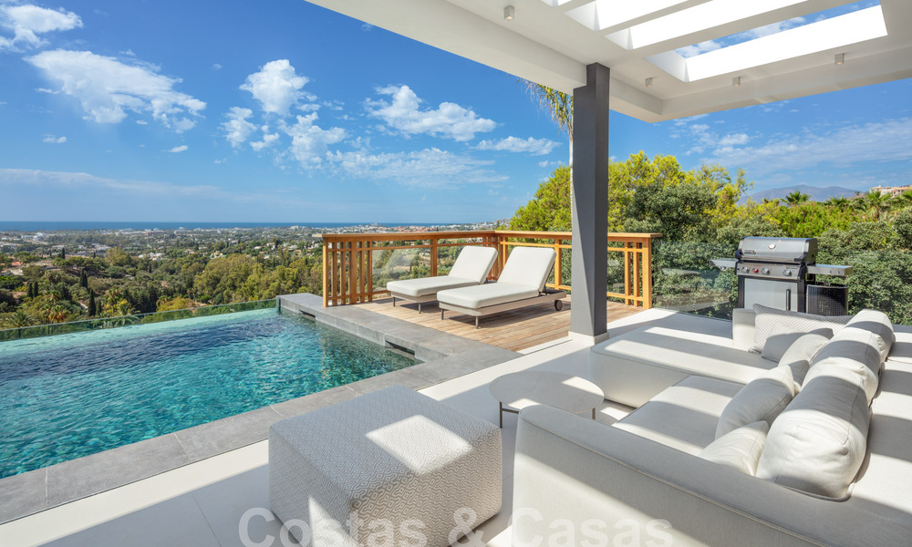 Prestigieuze, moderne luxevilla te koop met adembenemend zeezicht in een gated community in Marbella - Benahavis 58719