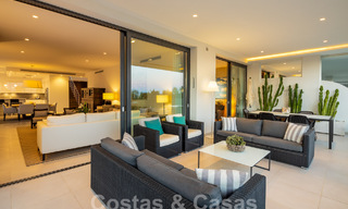 Ruim modern penthouse te koop met prachtig zeezicht in het exclusieve Sierra Blanca, Golden Mile, Marbella 58750 