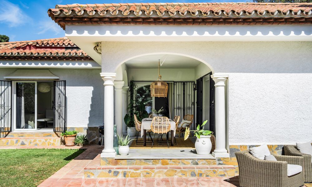 Traditionele gelijkvloerse villa te koop, beachside op de New Golden Mile, Marbella - Estepona 58875