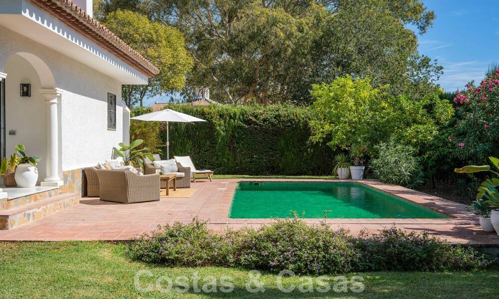 Traditionele gelijkvloerse villa te koop, beachside op de New Golden Mile, Marbella - Estepona 58892
