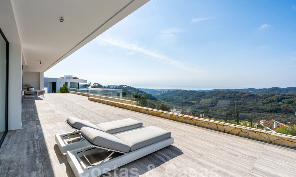 Moderne luxevilla te koop met zeezicht in een gated community omgeven door natuur in Marbella - Benahavis 59221
