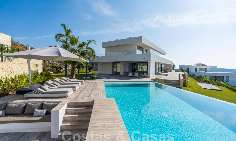 Moderne luxevilla te koop met zeezicht in een gated community omgeven door natuur in Marbella - Benahavis 59223
