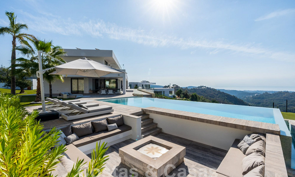 Moderne luxevilla te koop met zeezicht in een gated community omgeven door natuur in Marbella - Benahavis 59225