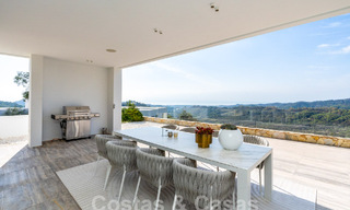 Moderne luxevilla te koop met zeezicht in een gated community omgeven door natuur in Marbella - Benahavis 59232 