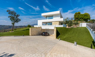 Moderne luxevilla te koop met zeezicht in een gated community omgeven door natuur in Marbella - Benahavis 59235 