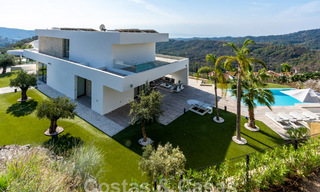 Moderne luxevilla te koop met zeezicht in een gated community omgeven door natuur in Marbella - Benahavis 59238 