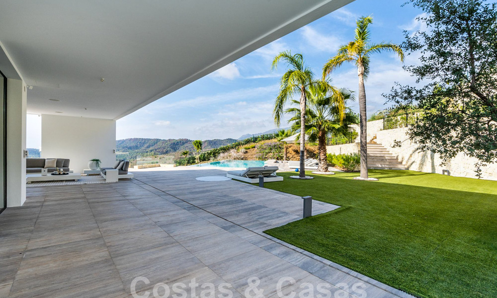 Moderne luxevilla te koop met zeezicht in een gated community omgeven door natuur in Marbella - Benahavis 59239