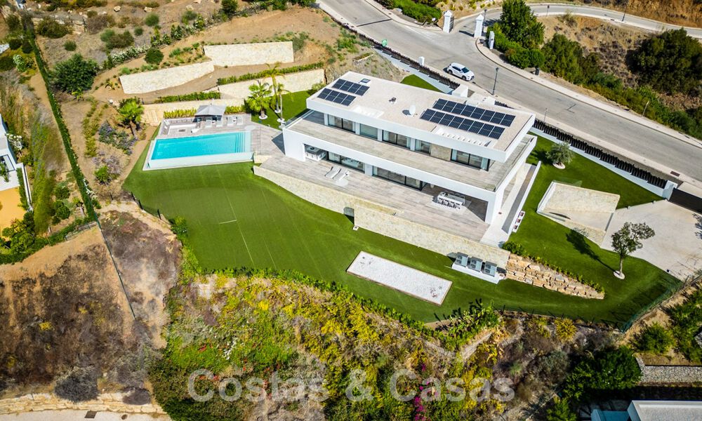 Moderne luxevilla te koop met zeezicht in een gated community omgeven door natuur in Marbella - Benahavis 59243