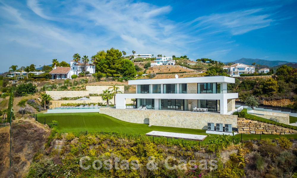 Moderne luxevilla te koop met zeezicht in een gated community omgeven door natuur in Marbella - Benahavis 59244
