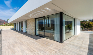 Moderne luxevilla te koop met zeezicht in een gated community omgeven door natuur in Marbella - Benahavis 59266 