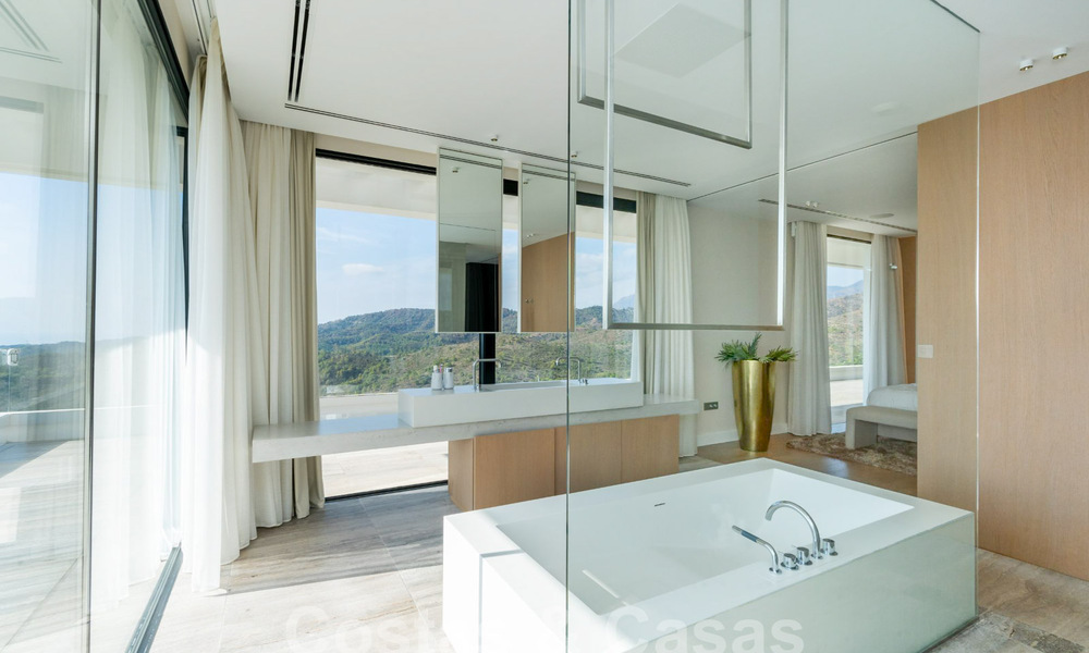 Moderne luxevilla te koop met zeezicht in een gated community omgeven door natuur in Marbella - Benahavis 59274