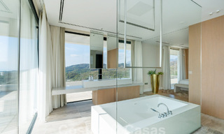 Moderne luxevilla te koop met zeezicht in een gated community omgeven door natuur in Marbella - Benahavis 59274 