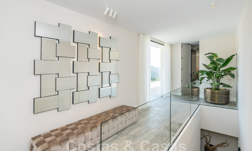 Moderne luxevilla te koop met zeezicht in een gated community omgeven door natuur in Marbella - Benahavis 59275