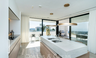 Moderne luxevilla te koop met zeezicht in een gated community omgeven door natuur in Marbella - Benahavis 59278 