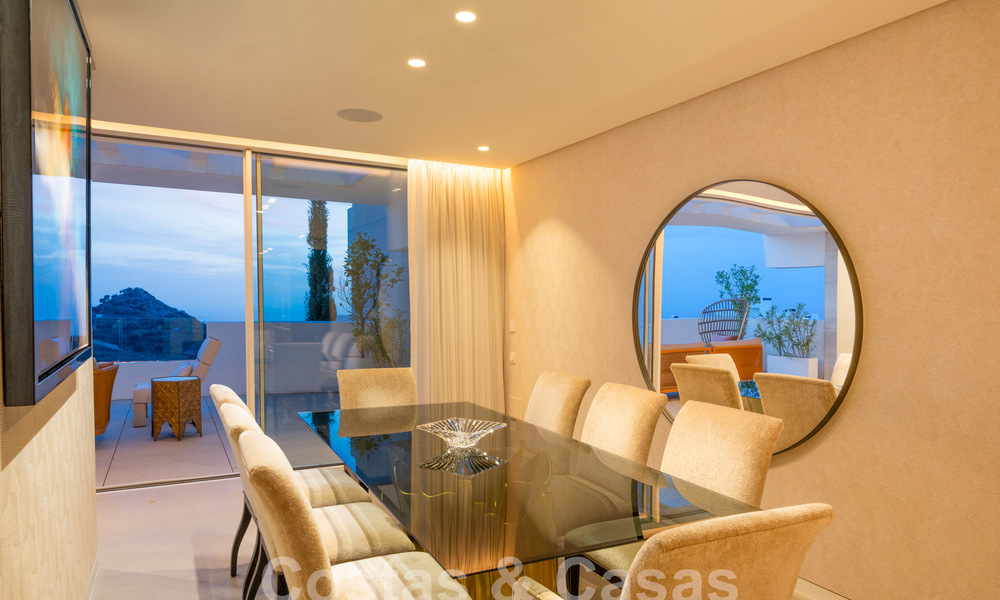 Avant-garde penthouse te koop met 180° panoramisch uitzicht, in de heuvels van Marbella 59423