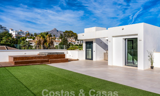 Moderne luxevilla te koop in een eigentijds bouwstijl, op loopafstand van Puerto Banus, Marbella 59594 