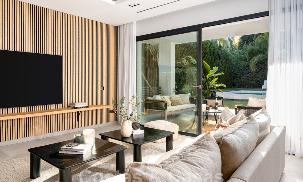 Moderne luxevilla te koop in een eigentijds bouwstijl, op loopafstand van Puerto Banus, Marbella 59617