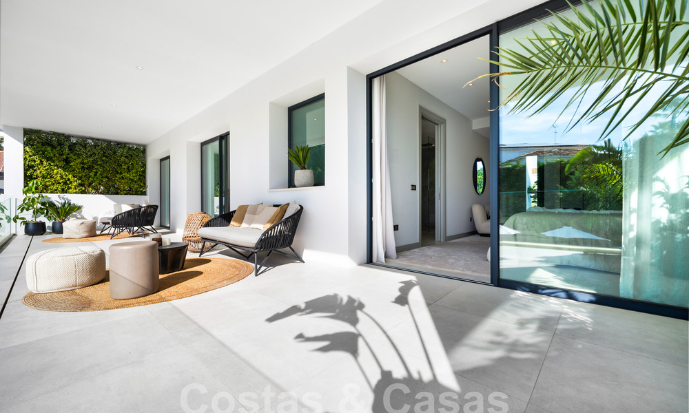 Moderne luxevilla te koop in een eigentijds bouwstijl, op loopafstand van Puerto Banus, Marbella 59620