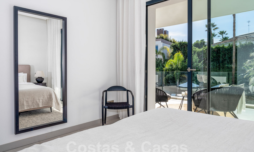 Moderne luxevilla te koop in een eigentijds bouwstijl, op loopafstand van Puerto Banus, Marbella 59639