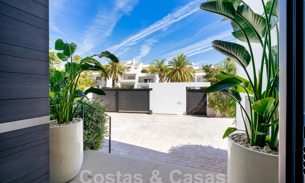 Moderne luxevilla te koop in een eigentijds bouwstijl, op loopafstand van Puerto Banus, Marbella 59647