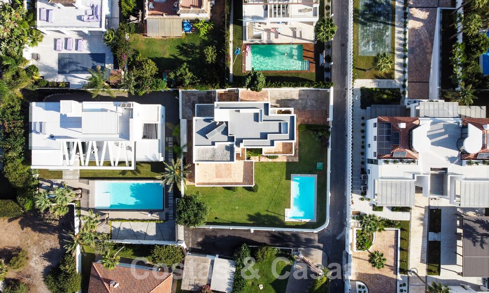 Te renoveren villa met veel potentieel te koop op enkele meters van het strand in een populaire zone van Marbella Oost 59714