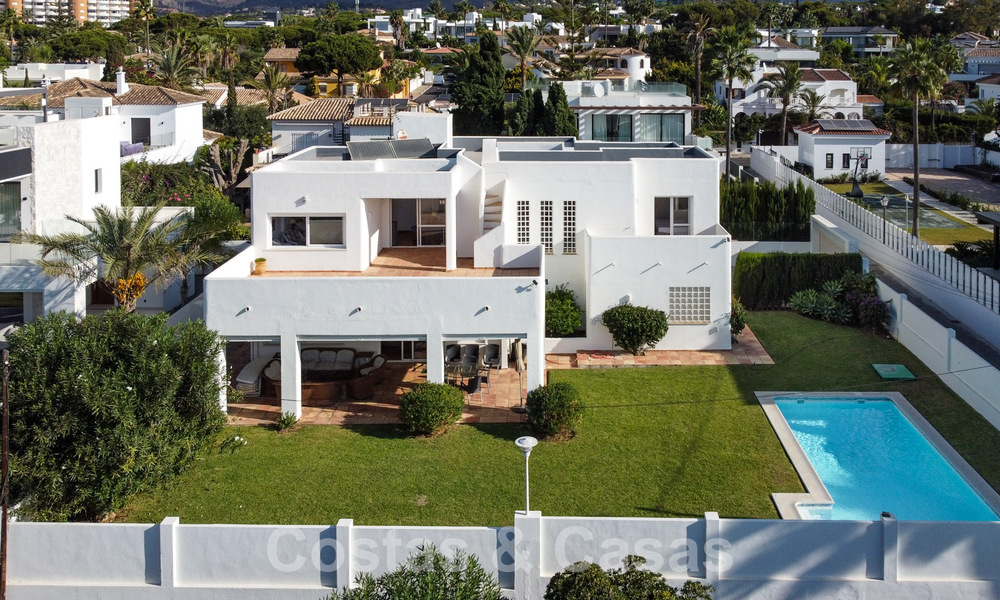 Te renoveren villa met veel potentieel te koop op enkele meters van het strand in een populaire zone van Marbella Oost 59717