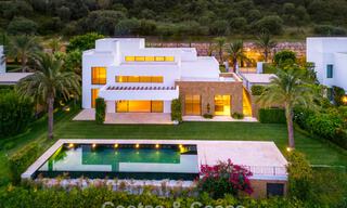 Contemporaine luxevilla te koop in een eerstelijns golfcomplex aan de Costa del Sol 60452 