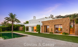 Contemporaine luxevilla te koop in een eerstelijns golfcomplex aan de Costa del Sol 60455 