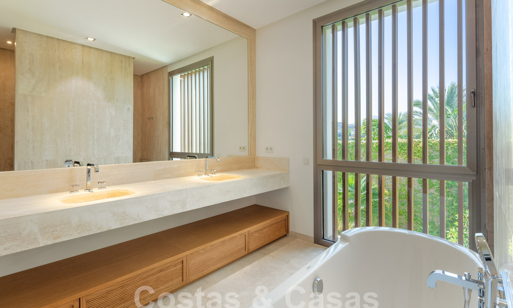 Instapklare, ultra-luxueuze designervilla te koop in een superieur golfresort aan de Costa del Sol 60173