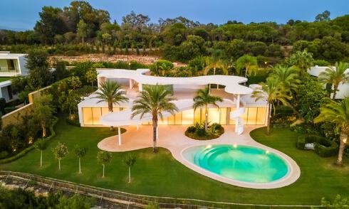 Extravagante designervilla te koop, eerstelijnsgolf in een 5* golfresort aan de Costa del Sol 60190