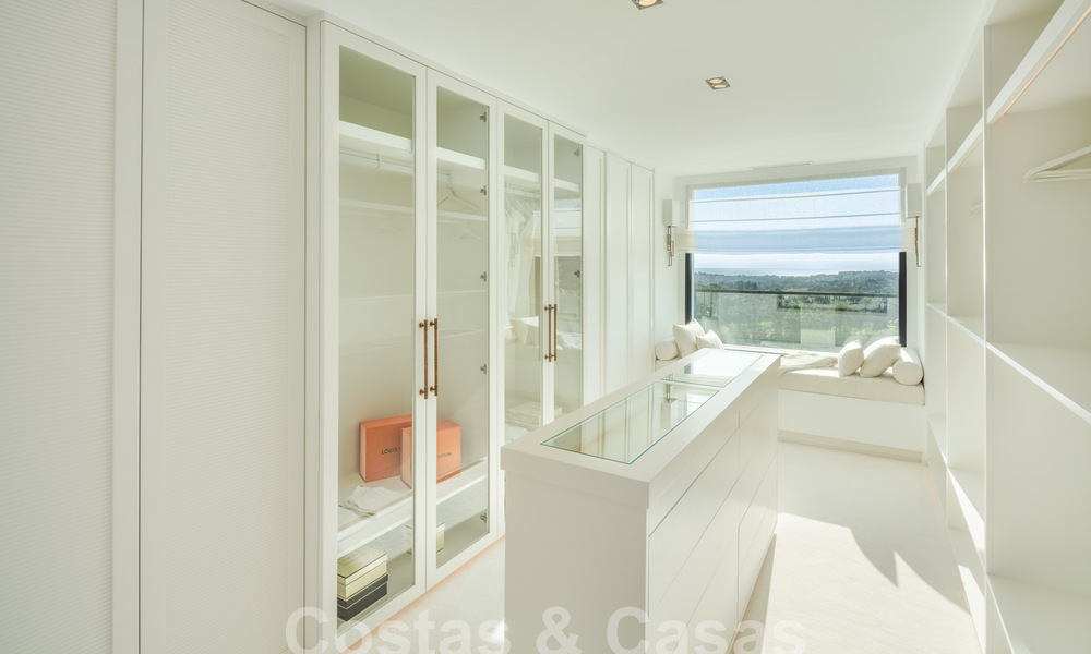 Spectaculaire luxevilla te koop in resort stijl met zeezicht in Nueva Andalucia’s golfvallei, Marbella 61071