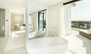 Spectaculaire luxevilla te koop in resort stijl met zeezicht in Nueva Andalucia’s golfvallei, Marbella 61076 