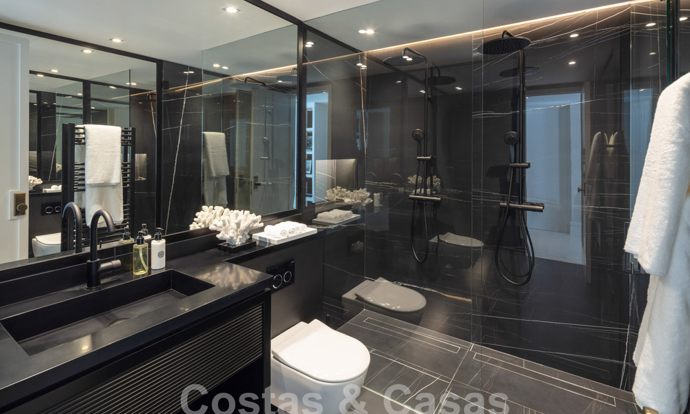 Spectaculaire luxevilla te koop in resort stijl met zeezicht in Nueva Andalucia’s golfvallei, Marbella 61082