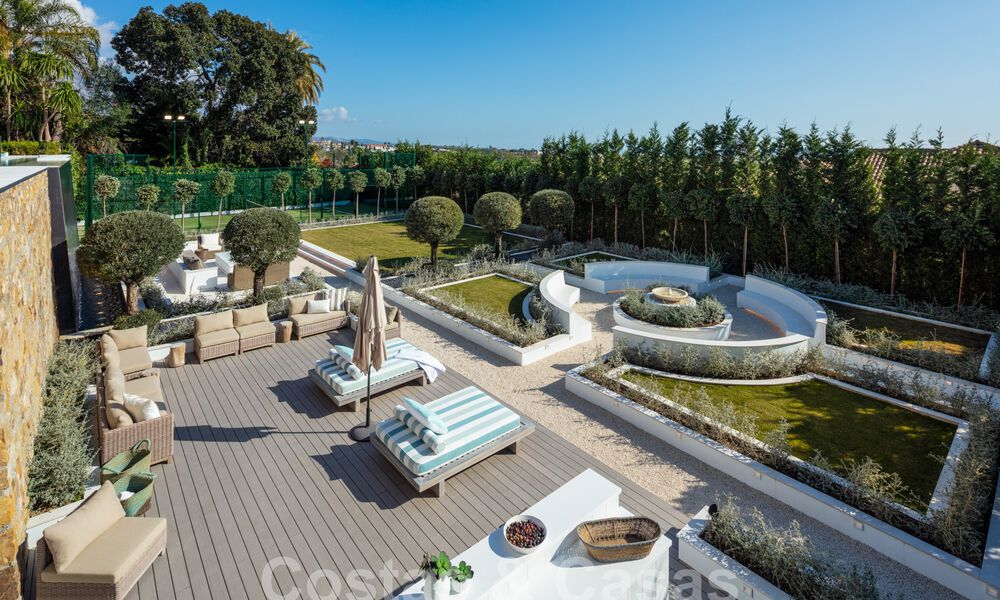 Spectaculaire luxevilla te koop in resort stijl met zeezicht in Nueva Andalucia’s golfvallei, Marbella 61100