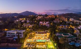 Spectaculaire luxevilla te koop in resort stijl met zeezicht in Nueva Andalucia’s golfvallei, Marbella 61105 