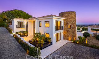Spectaculaire luxevilla te koop in resort stijl met zeezicht in Nueva Andalucia’s golfvallei, Marbella 61108 