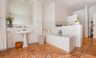 Mediterrane luxevilla te koop op een steenworp van het strand en voorzieningen in Guadalmina Baja, Marbella 61880 