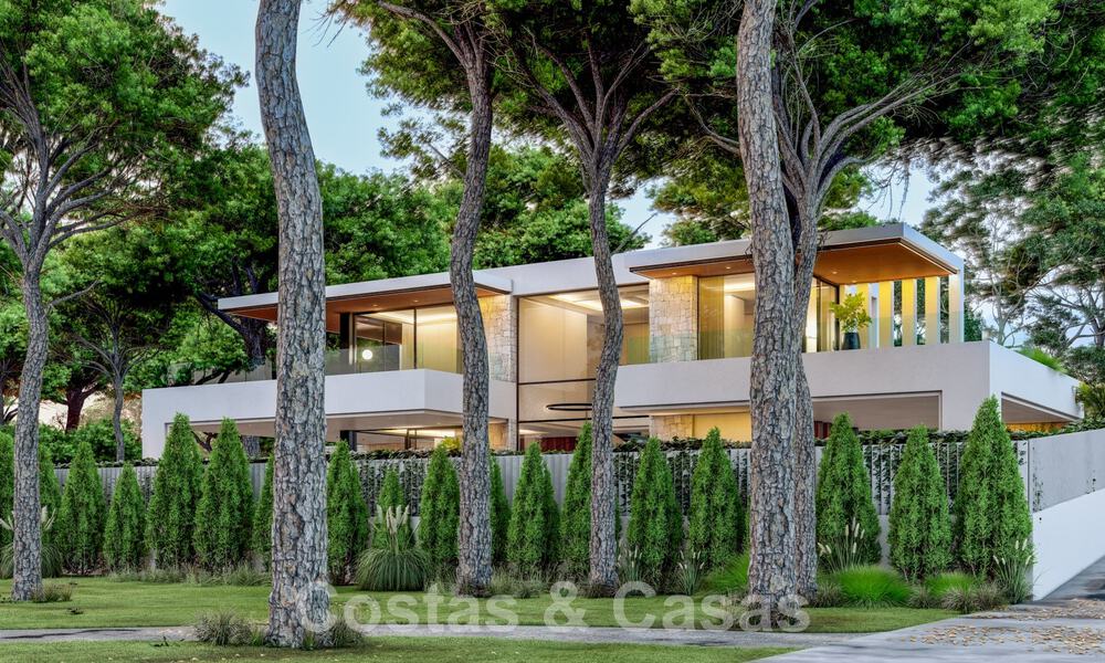 Superieure luxevilla in aanbouw te koop, eerstelijns golf positie in een geprivilegieerde zone van Oost Marbella 62987