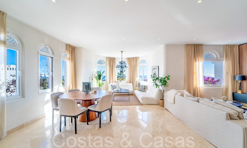 Exclusief penthouse met privézwembad en panoramisch zeezicht te koop in een Mediterraan complex op Marbella’s Golden Mile 63937