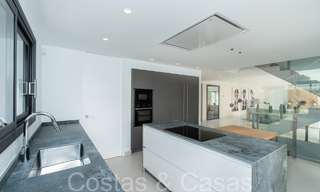 Instapklare, moderne luxevilla te koop met infinity zwembad in een exclusieve gated community in Benalmadena, Costa del Sol 64077 