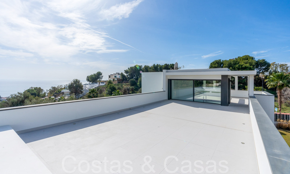 Instapklare, moderne luxevilla te koop met infinity zwembad in een exclusieve gated community in Benalmadena, Costa del Sol 64093